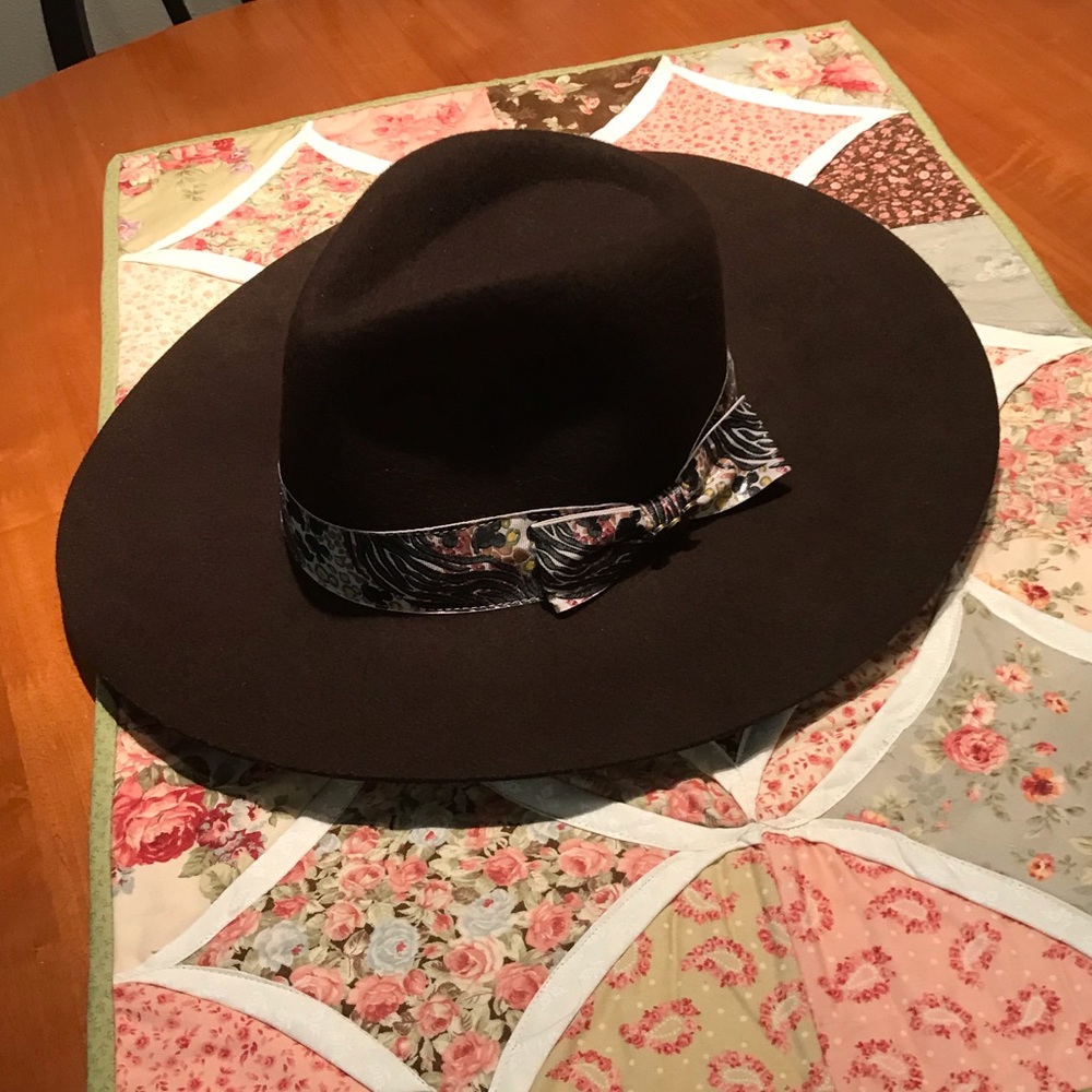 Disney World Wide Brim Hat